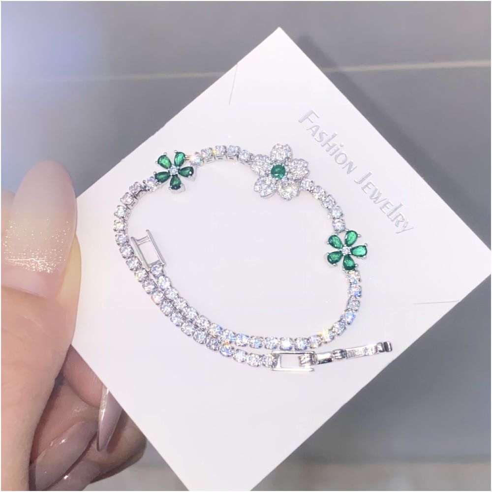 Live Stream Hot Selling 2 Carat Princess Square Bag with Imitation Moissanite Bracelet A Unique and Versatile Elegant Bracelet for Women